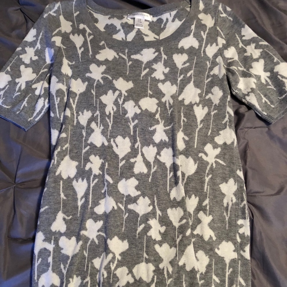 Short sleeve maternity